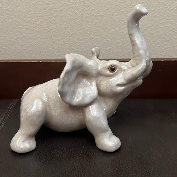 Vtg Elephant Crackle Glazed Ceramic Figurine Trunk Up - Picture 2 of 8